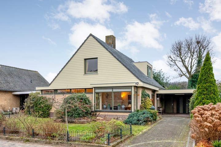 Photo 1 of Johanna van Burenstraat 34