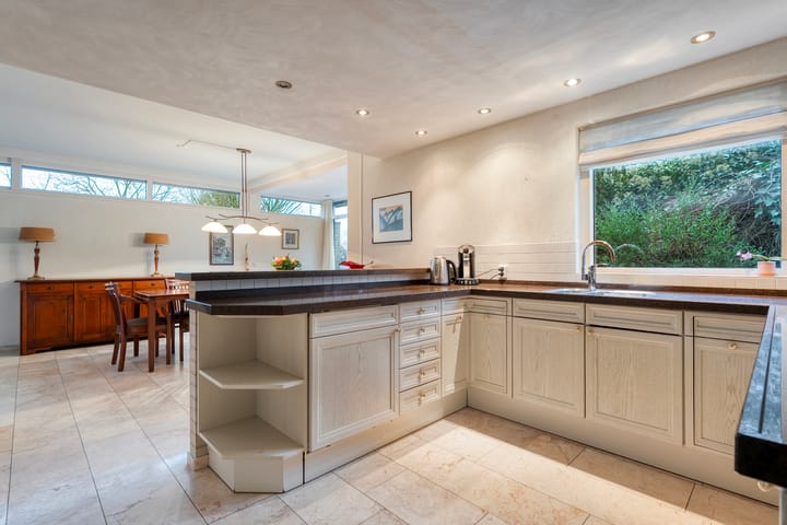 Photo 17 of Johanna van Burenstraat 34