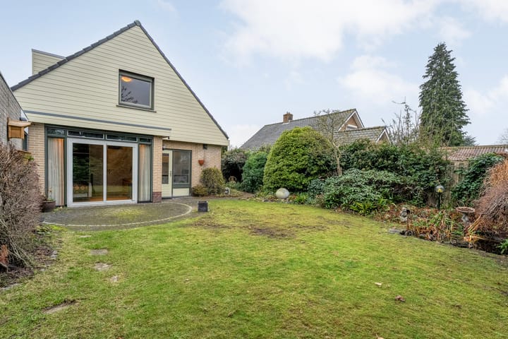 Photo 38 of Johanna van Burenstraat 34