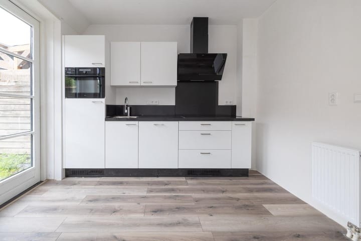 Photo 9 of Marconistraat 126