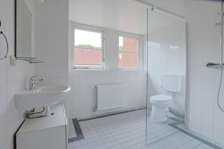 Photo 14 of Marconistraat 126