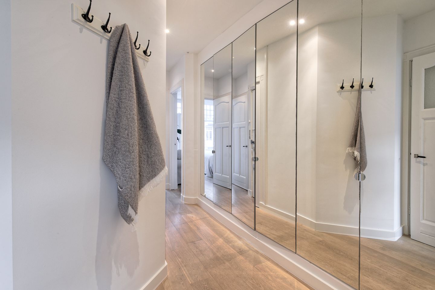 Photo 4 of Eerste Helmersstraat 291-2