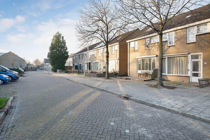 Photo 28 of Stikkerstraat 13