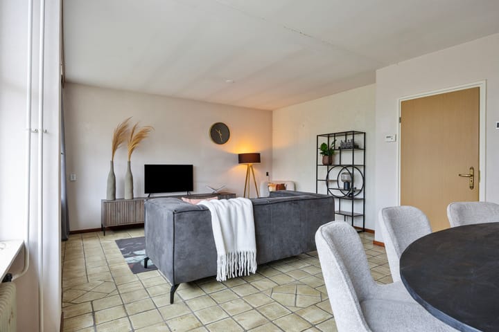 Foto 9 van Van Miereveltstraat 51