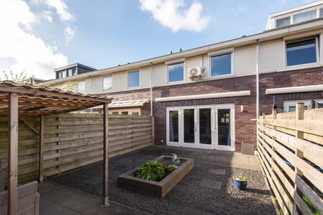 Oester 38 secondary image