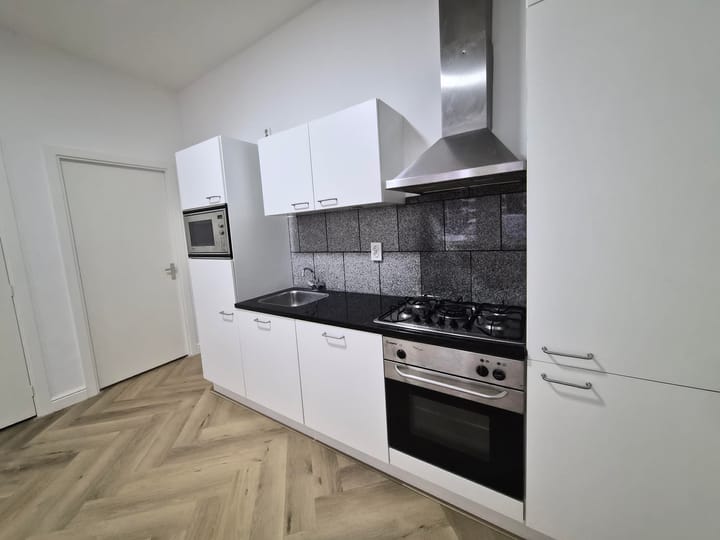 Photo 8 of De Perponcherstraat 119