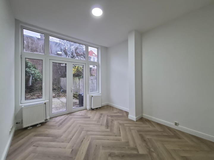 Photo 11 of De Perponcherstraat 119