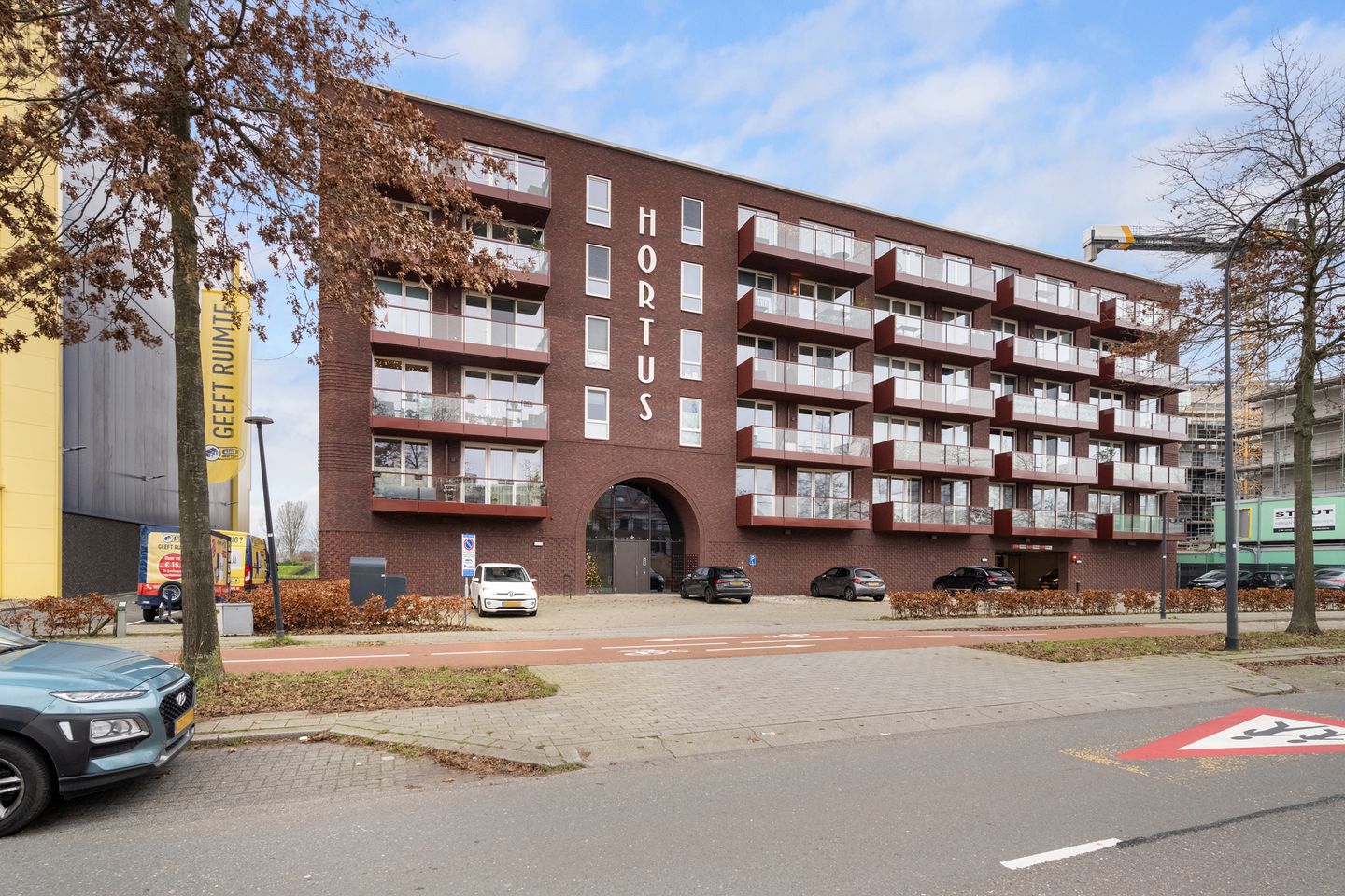 Photo 4 of Fascinatio Boulevard 702-G