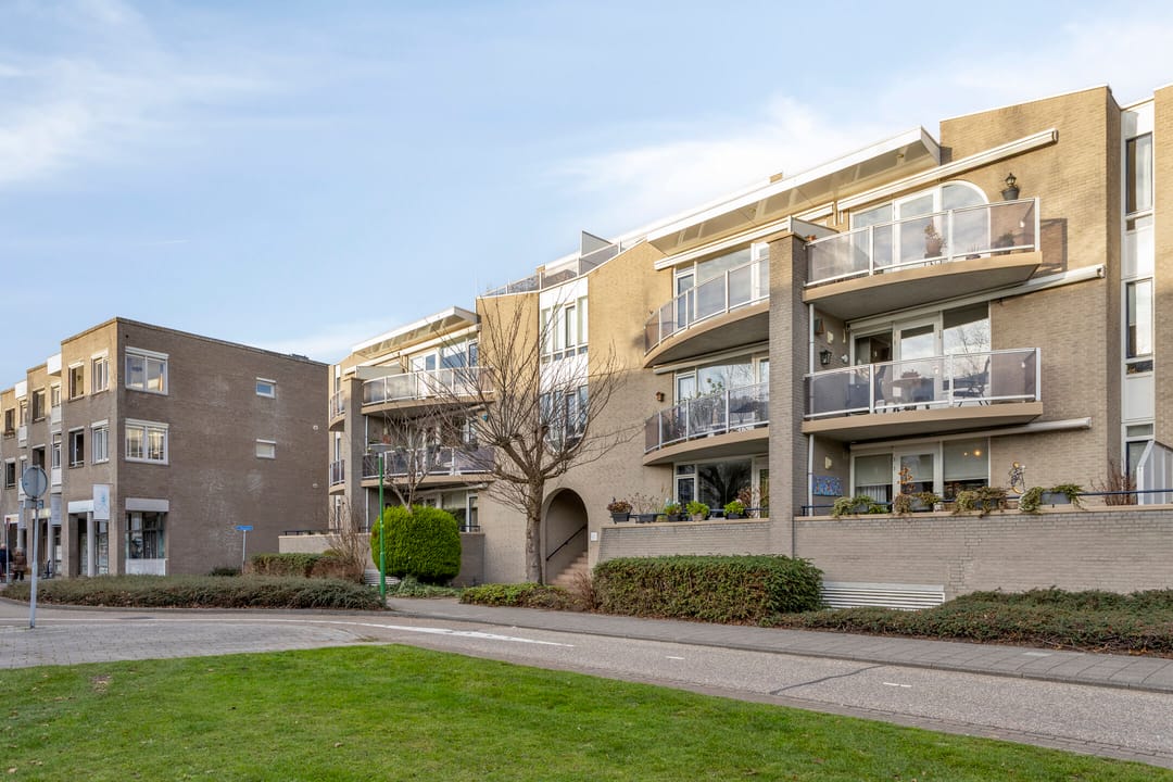 Photo 2 of Vincent van Goghstraat 195