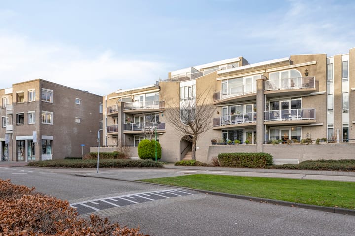 Photo 3 of Vincent van Goghstraat 195