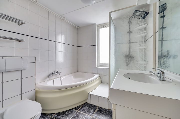 Foto 13 van Van Herlaerstraat 12