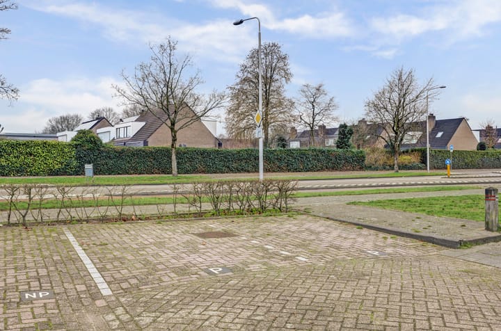 Foto 28 van Van Herlaerstraat 12