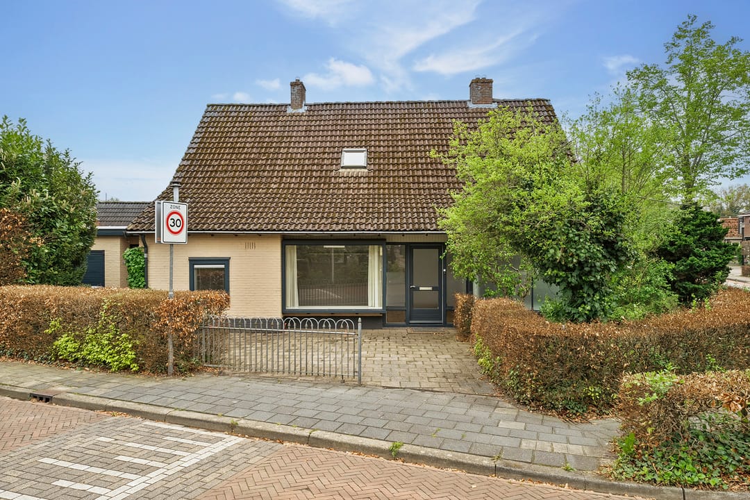 Photo 26 of Hoofdstraat 23