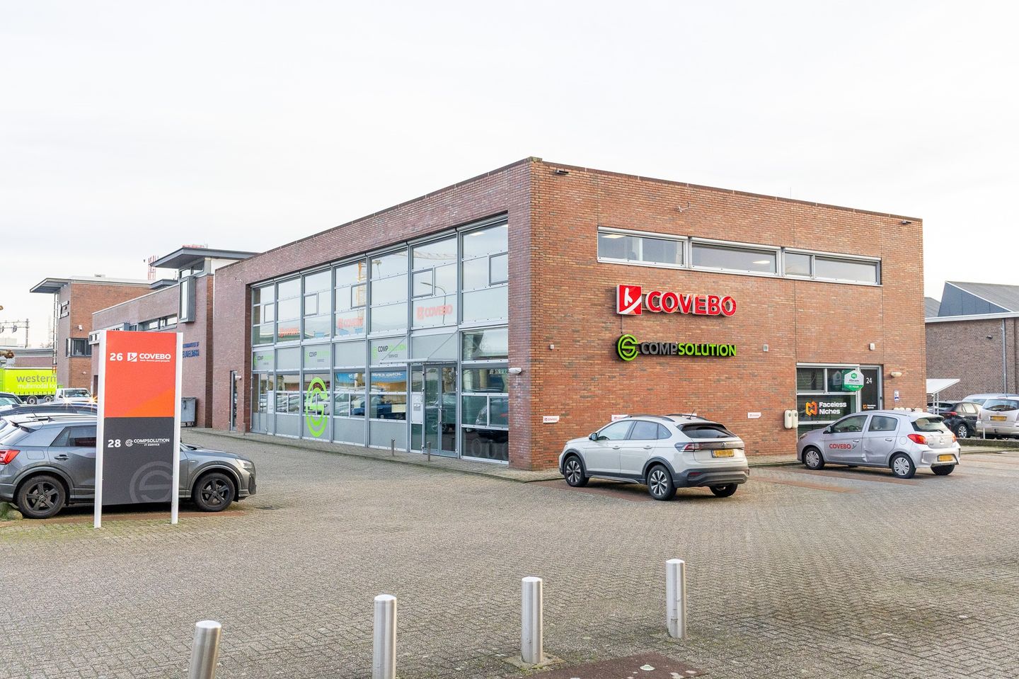 View photo 1 of Meridiaan 24