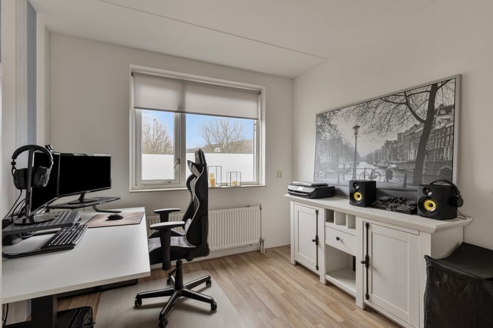 Foto 22 van Marga Klompélaan 22