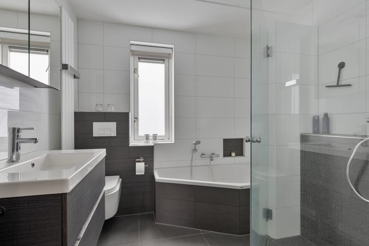 Foto 19 van Marga Klompélaan 22