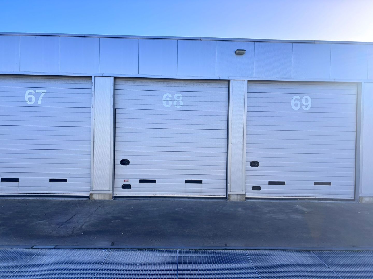 View photo 1 of Honderdland 328