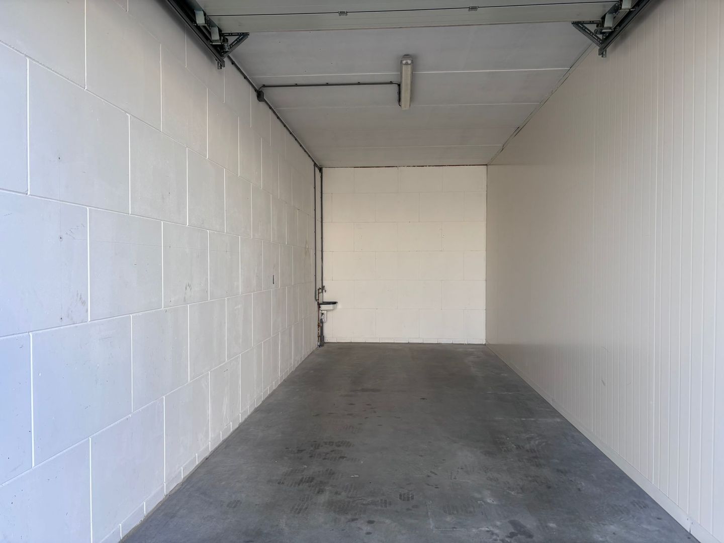 View photo 3 of Honderdland 328