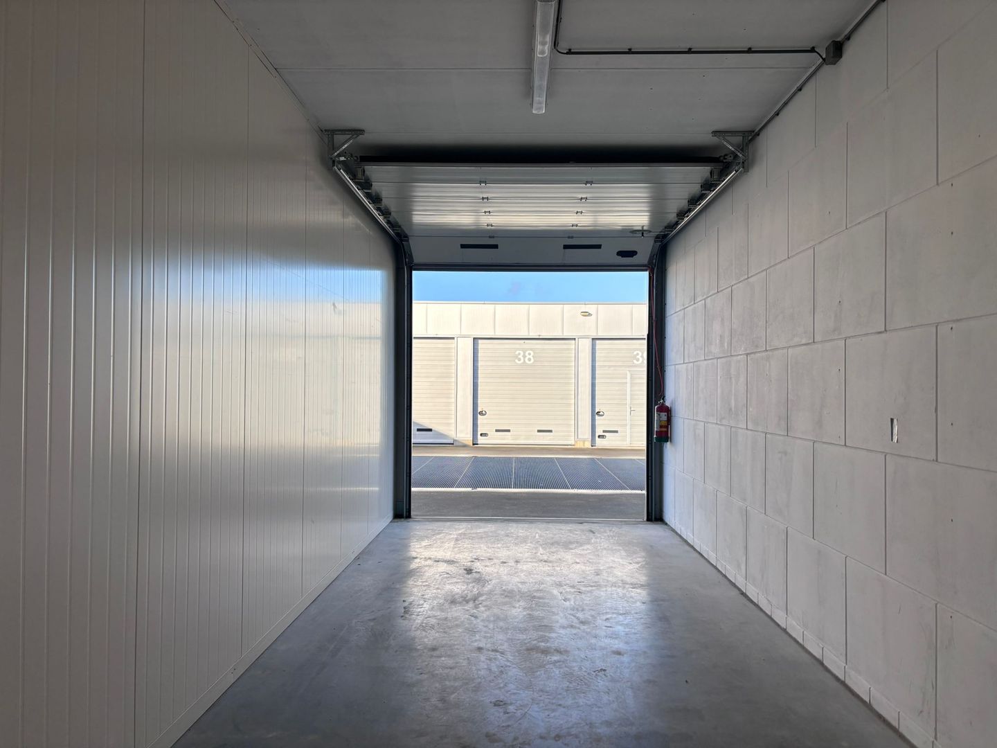 View photo 5 of Honderdland 328