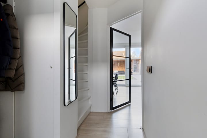 Photo 18 of Loena 31