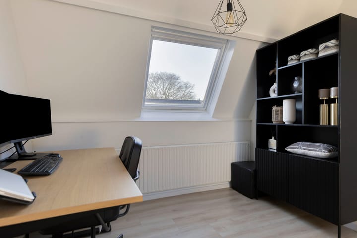 Photo 37 of Loena 31