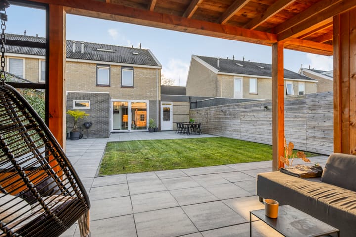 Photo 40 of Loena 31