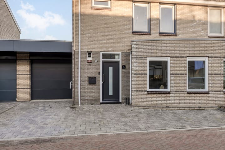 Photo 44 of Loena 31