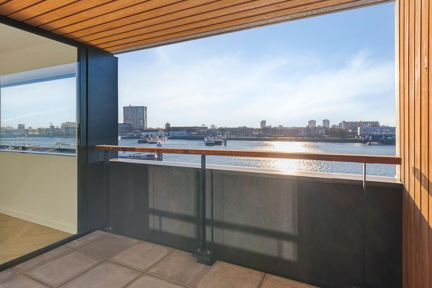 Photo 1 of Maashaven N.z. 613