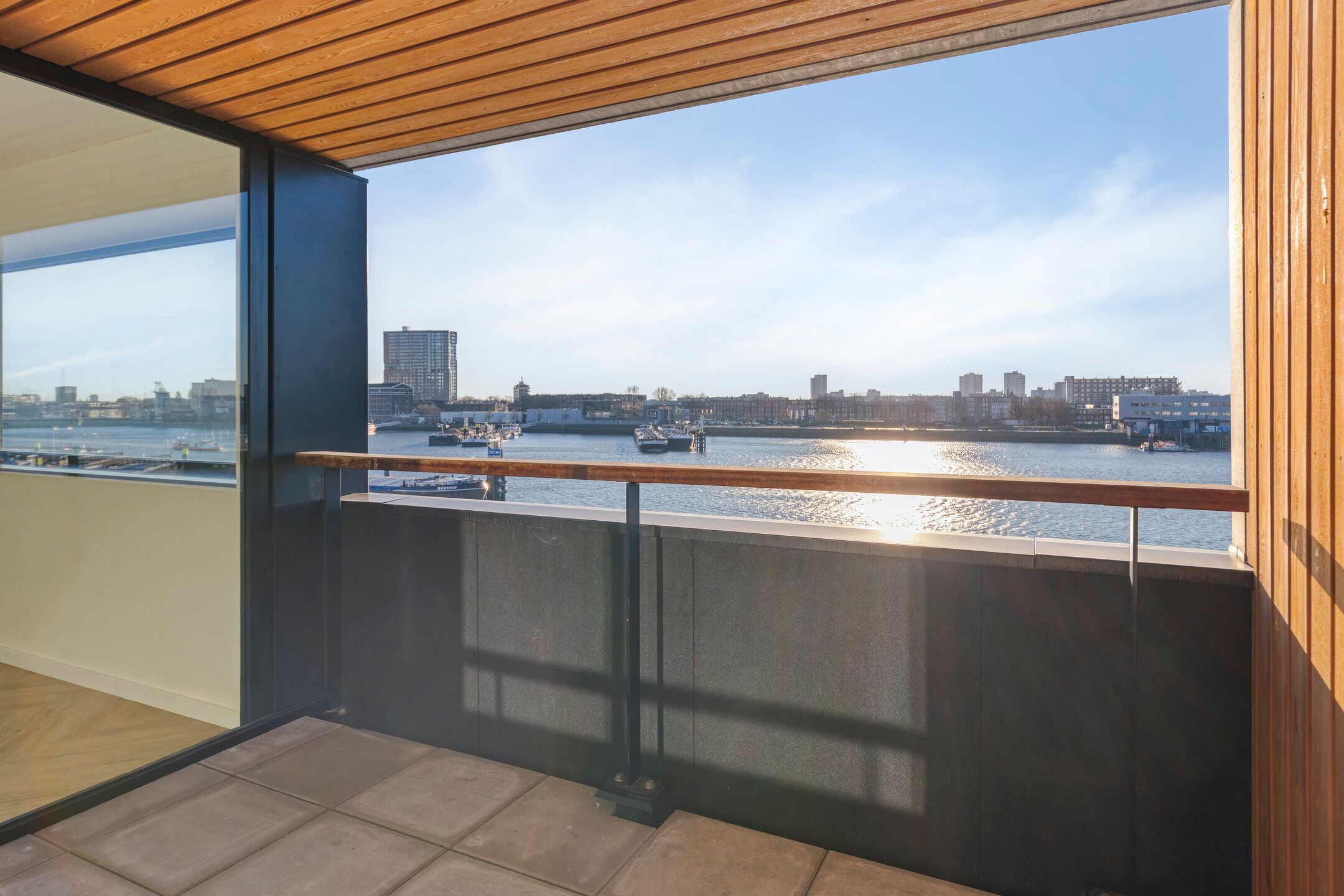 Foto 3 van Maashaven N.z. 613