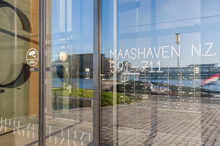Foto 9 van Maashaven N.z. 613
