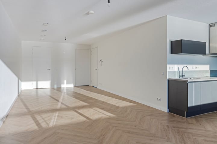 Foto 18 van Maashaven N.z. 613