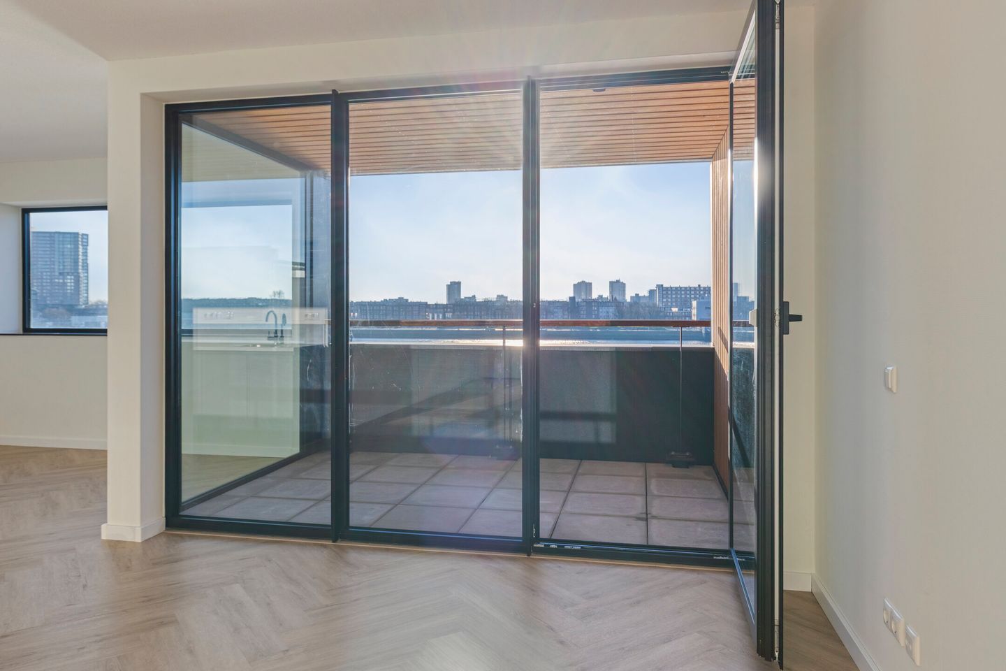 Foto 20 van Maashaven N.z. 613