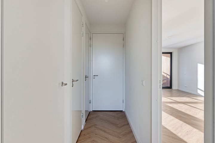 Foto 24 van Maashaven N.z. 613