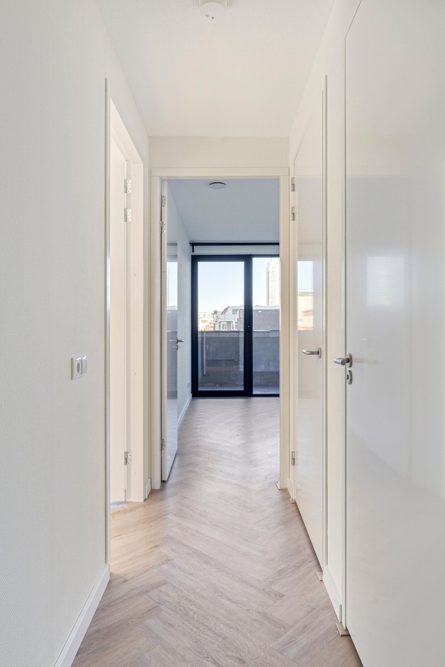 Foto 24 van Maashaven N.z. 613