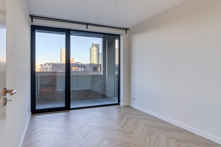 Foto 26 van Maashaven N.z. 613