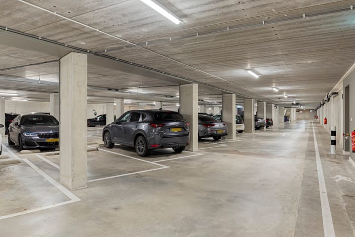 Foto 35 van Maashaven N.z. 613