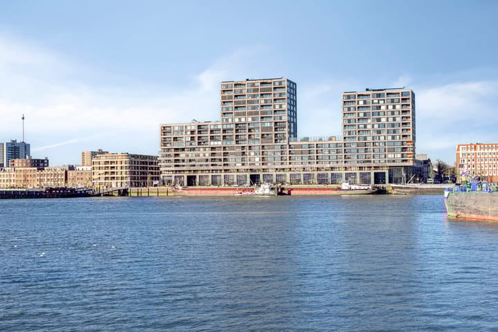 Foto 38 van Maashaven N.z. 613