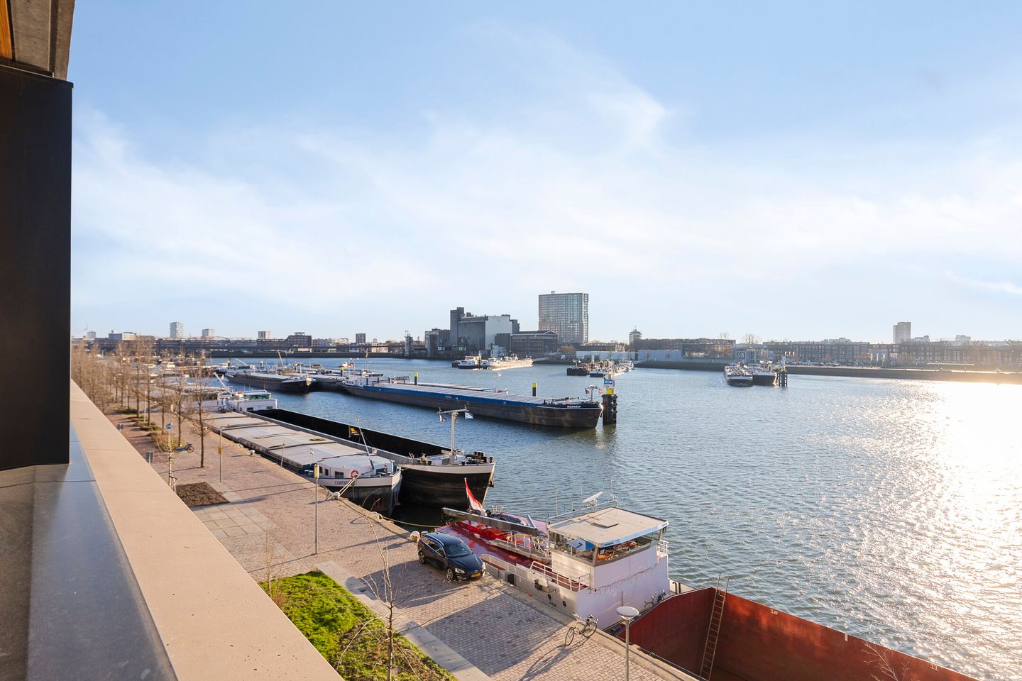 Foto 40 van Maashaven N.z. 613