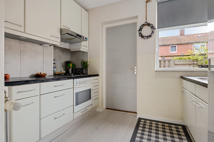 Photo 13 of Meindert Hobbemastraat 1