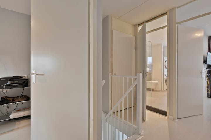 Photo 14 of Roerdomp 8