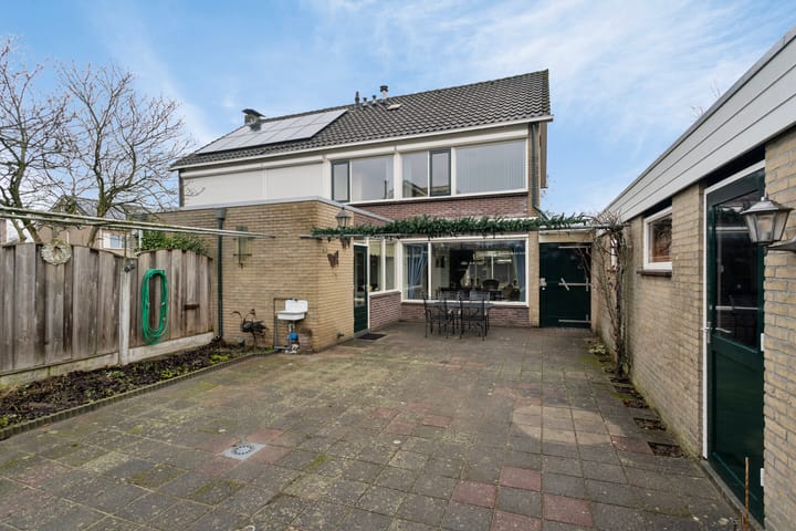 Photo 2 of Akelei 25