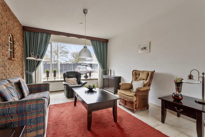 Photo 3 of Akelei 25