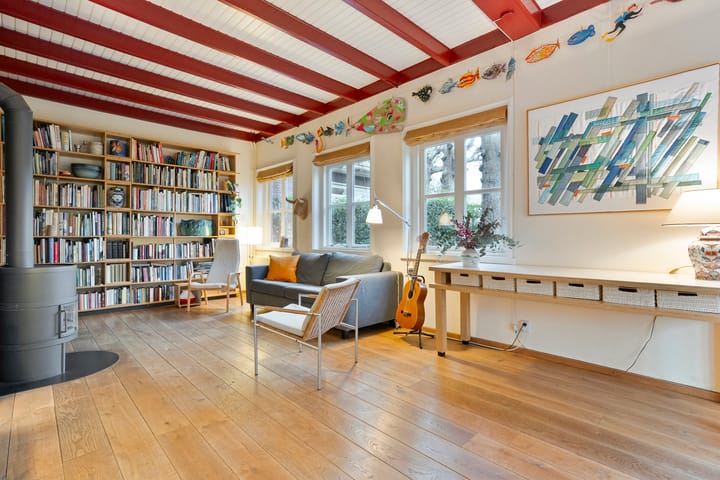 Photo 9 of De Mars 11-B