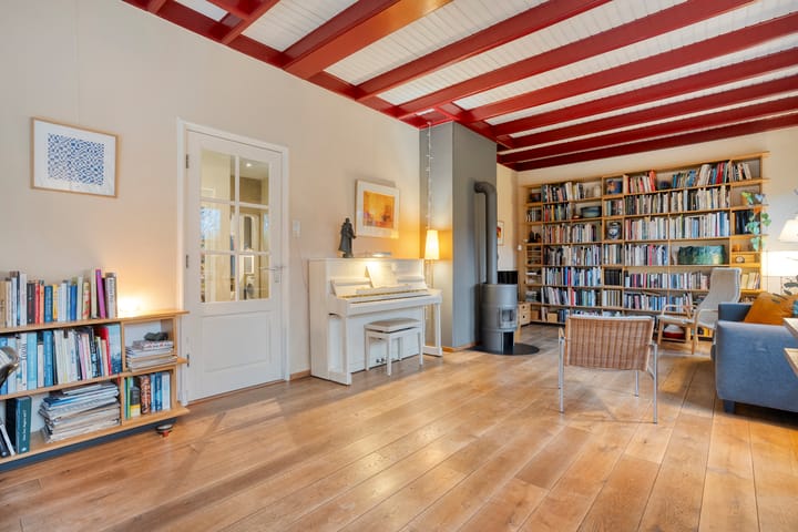 Photo 10 of De Mars 11-B