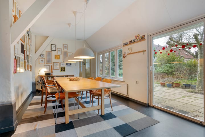 Photo 17 of De Mars 11-B