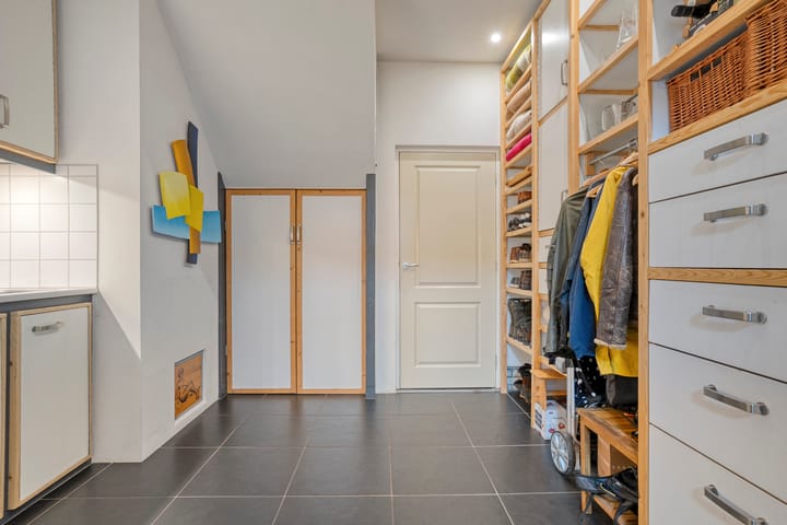 Photo 22 of De Mars 11-B