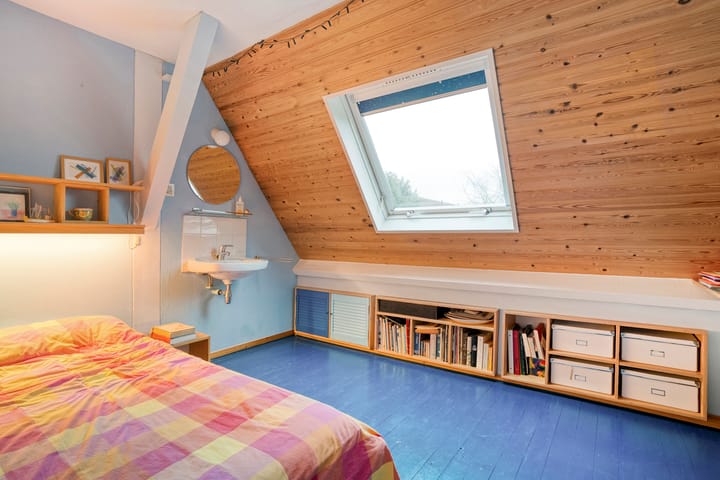 Photo 32 of De Mars 11-B