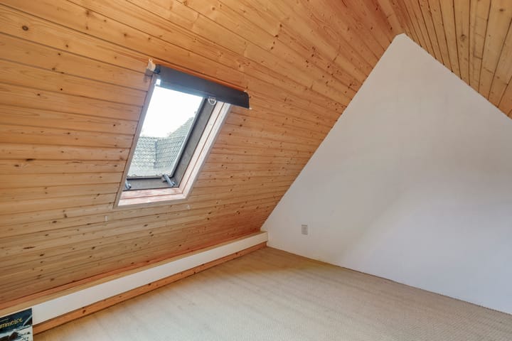 Photo 35 of De Mars 11-B