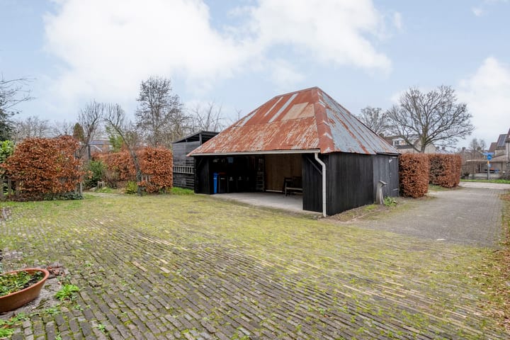 Photo 39 of De Mars 11-B