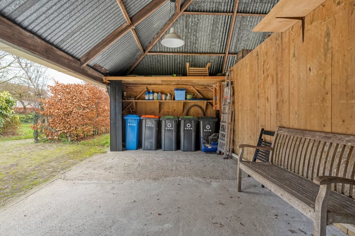 Photo 41 of De Mars 11-B